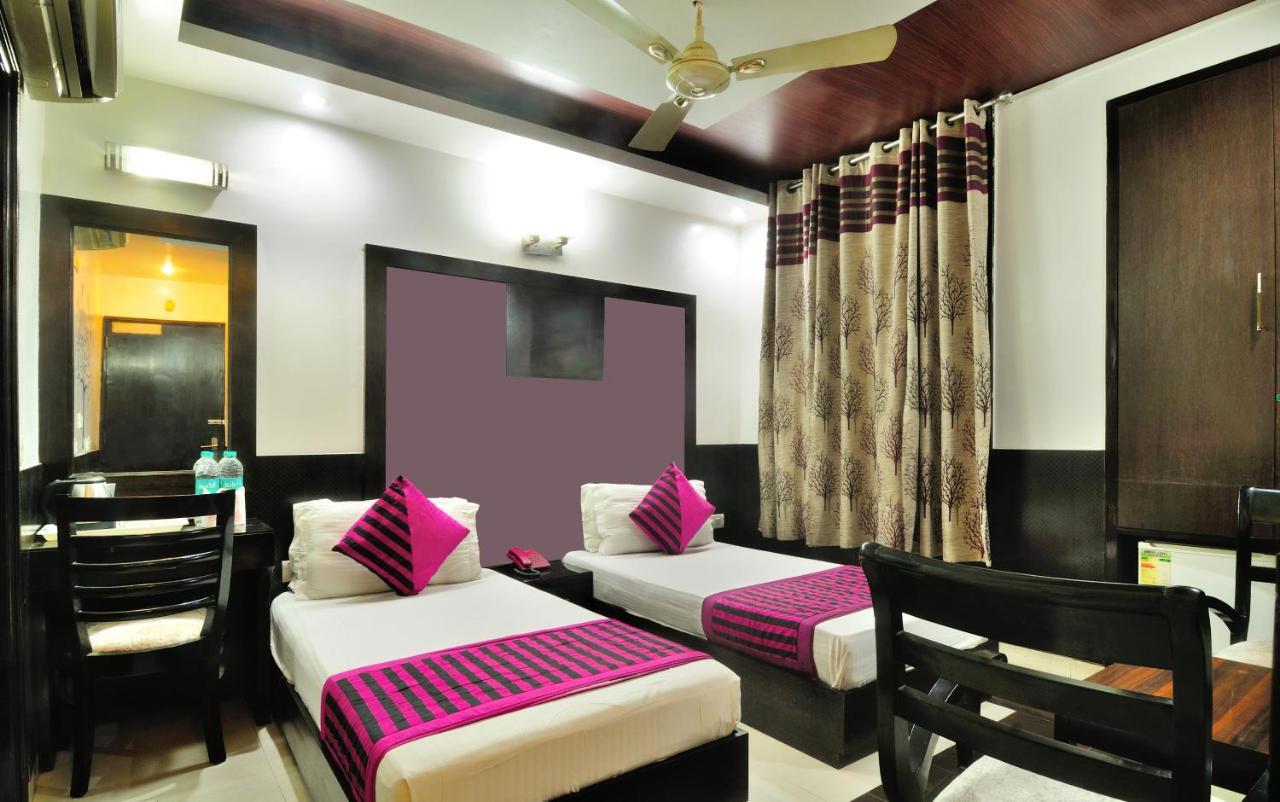 The Bonlon Inn-Near Blk Hospital دلهي المظهر الخارجي الصورة